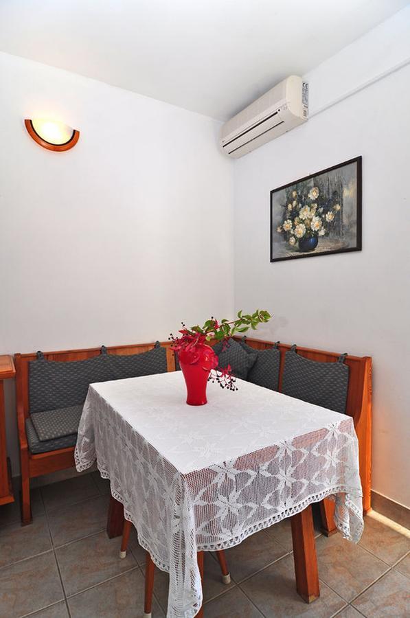Apartments Jerina Sukosan Luaran gambar